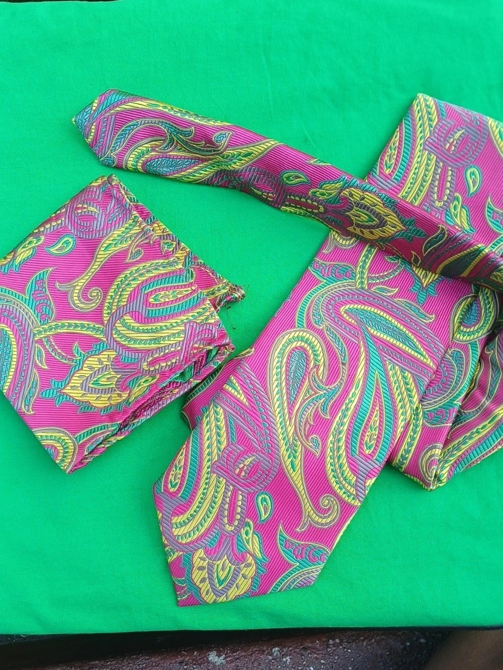 Versace Silk Paisley Tie Set in Pink & Green Like New.. Vintage